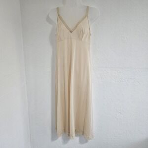 Vintage Vanity Fair Slip Dress Womens 34 BF Cream Lace Trim Silky Soft Lingerie